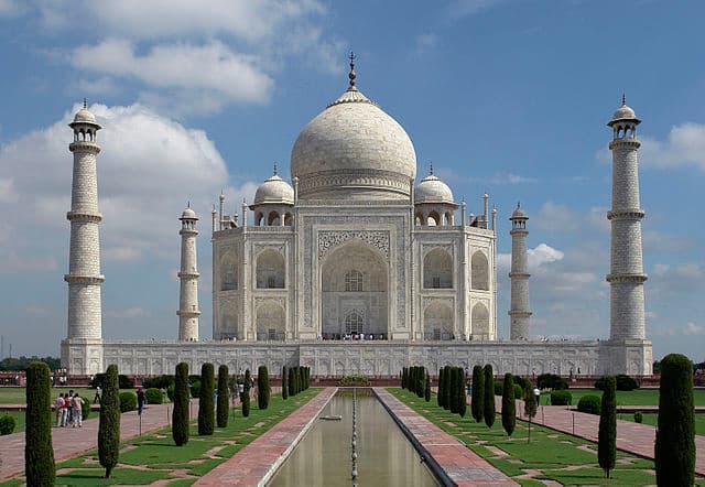 /lugares/640px-Taj_Mahal,_Agra,_India_edit3.jpg